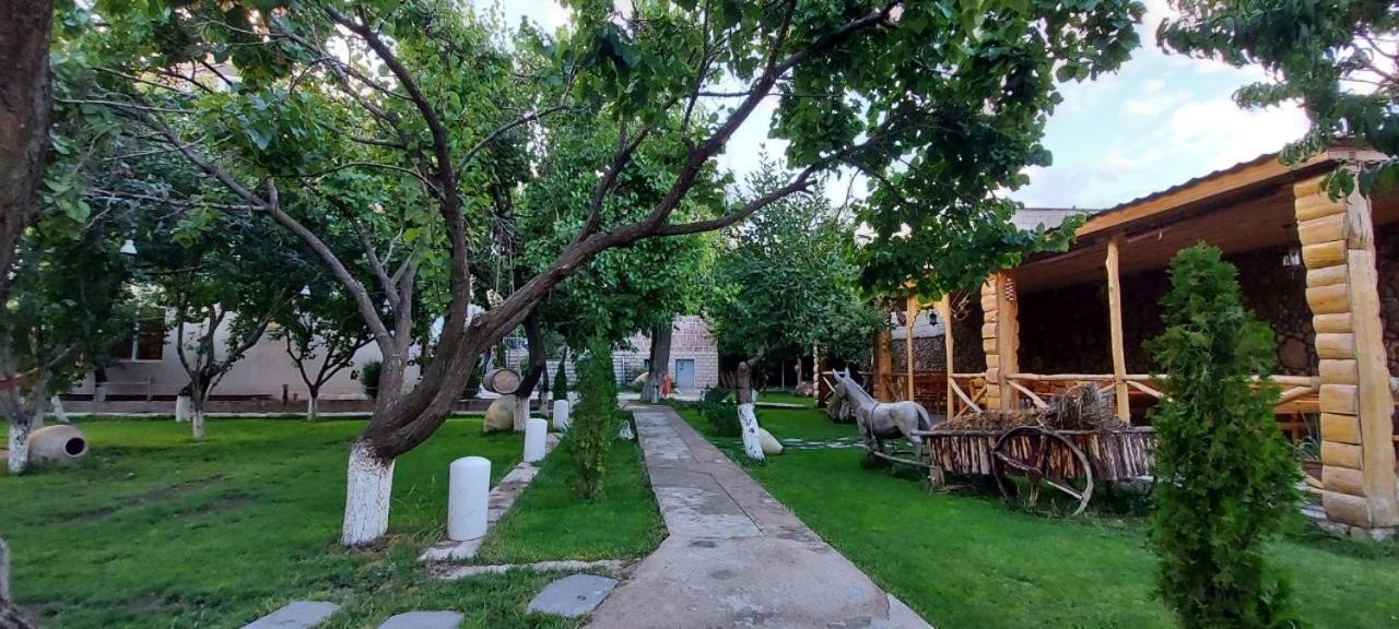 Commune Hotel Garni Luaran gambar